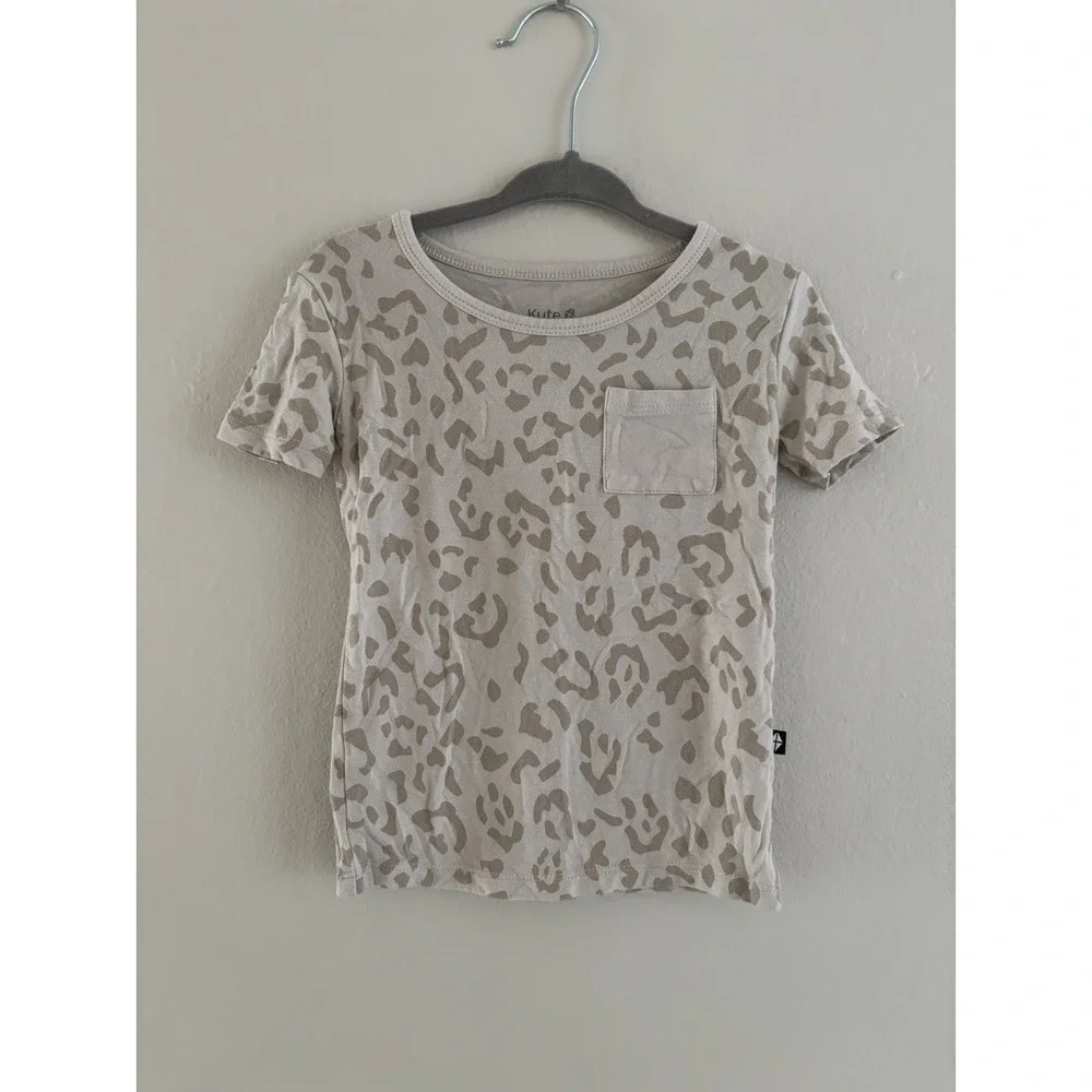 Kyte Baby Short Sleeve 2 Piece Pajama Set Bamboo Oat Leopard Neutral 2T